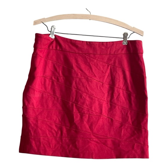 Vivienne Tam Scarlet Banded Mini Skirt - Picture 2 of 3